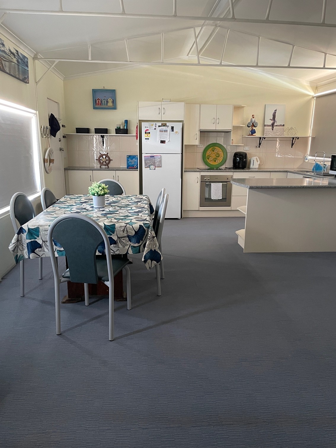 Dining area with ocean view Peter's Port holiday home